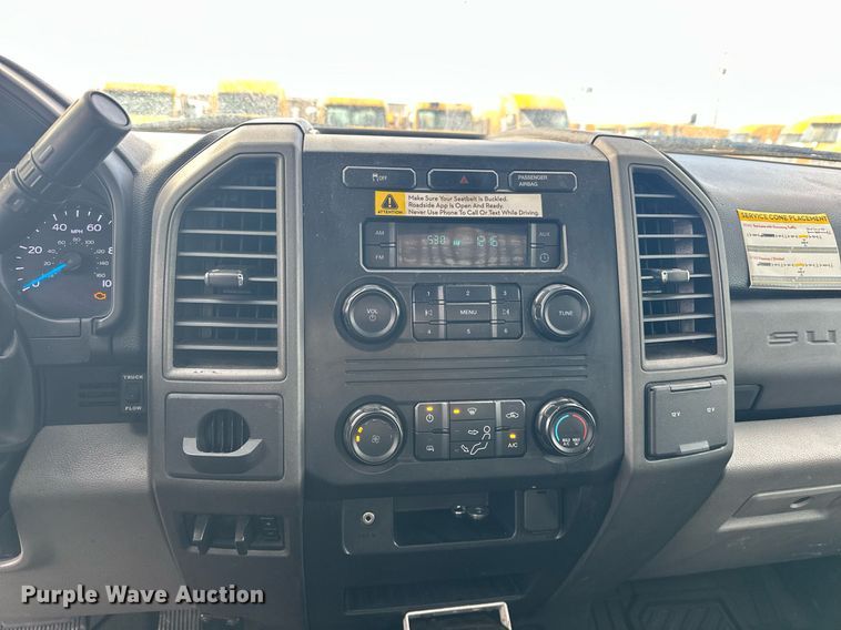 image for item ER4912 2017 Ford F350 Super Duty XL utility bed pickup truck