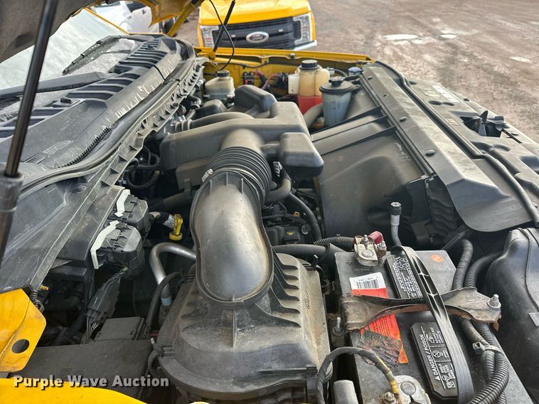 image for item ER4912 2017 Ford F350 Super Duty XL utility bed pickup truck