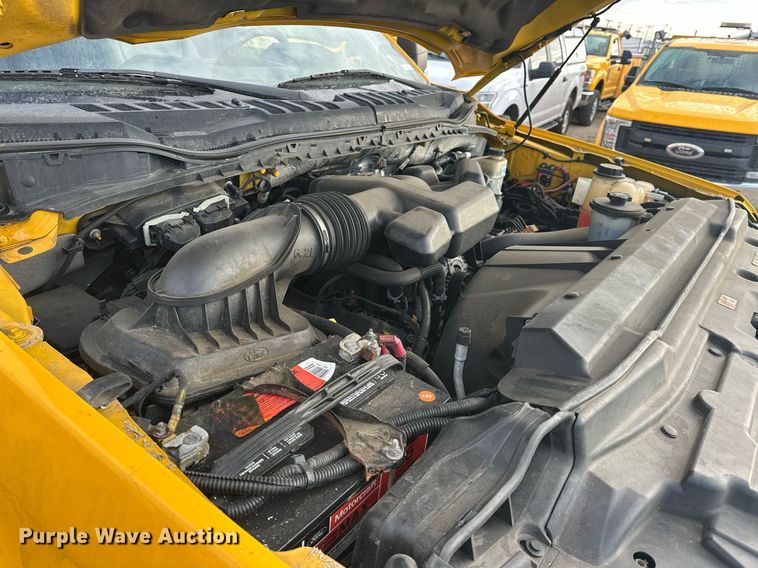 image for item ER4912 2017 Ford F350 Super Duty XL utility bed pickup truck