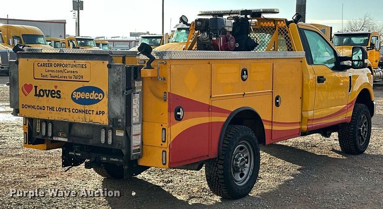 image for item ER4913 2020 Ford F350 Super Duty XL utility bed pickup truck