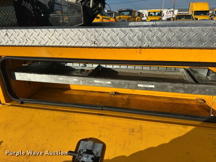 image for item ER4913 2020 Ford F350 Super Duty XL utility bed pickup truck