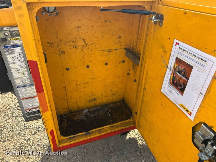 image for item ER4913 2020 Ford F350 Super Duty XL utility bed pickup truck