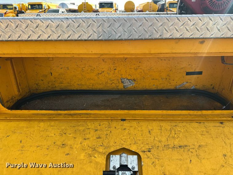 image for item ER4913 2020 Ford F350 Super Duty XL utility bed pickup truck