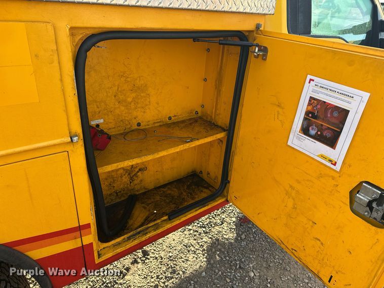 image for item ER4913 2020 Ford F350 Super Duty XL utility bed pickup truck