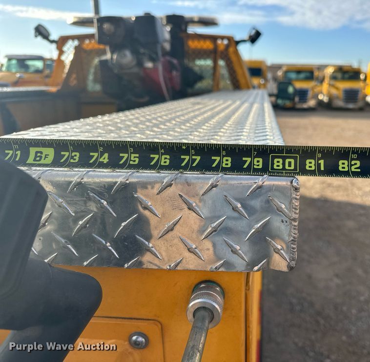 image for item ER4913 2020 Ford F350 Super Duty XL utility bed pickup truck