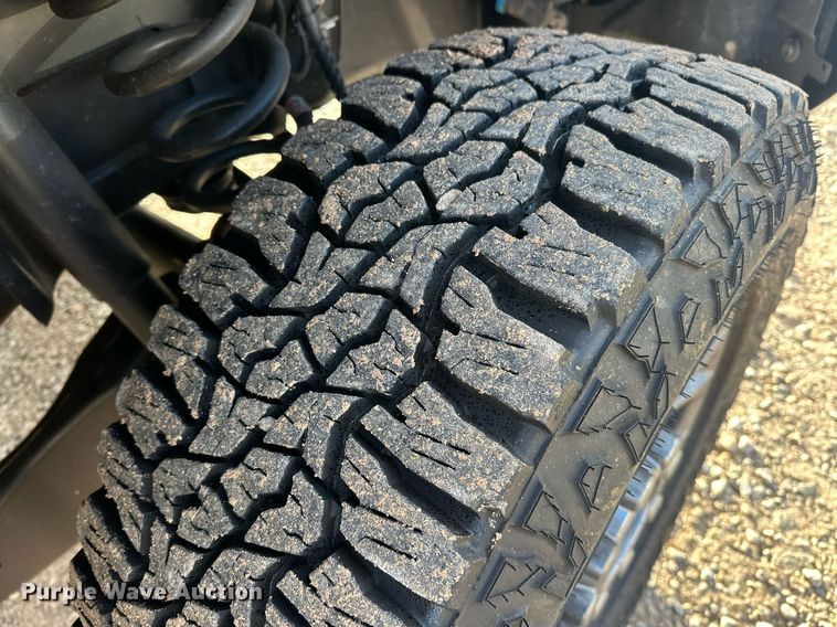 image for item ER4913 2020 Ford F350 Super Duty XL utility bed pickup truck