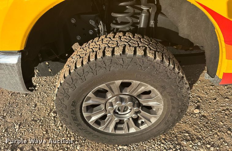 image for item ER4913 2020 Ford F350 Super Duty XL utility bed pickup truck