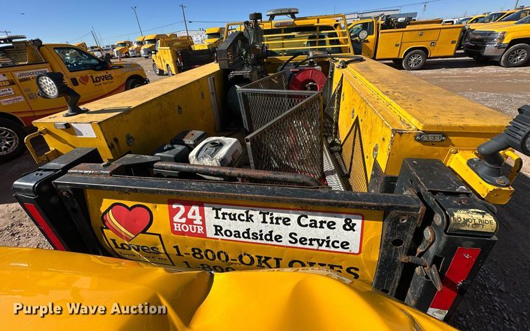 image for item ER4914 2015 Ford F350 Super Duty XL utility bed pickup truck