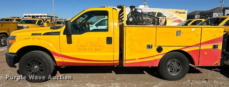 image for item ER4914 2015 Ford F350 Super Duty XL utility bed pickup truck