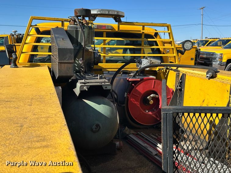 image for item ER4914 2015 Ford F350 Super Duty XL utility bed pickup truck