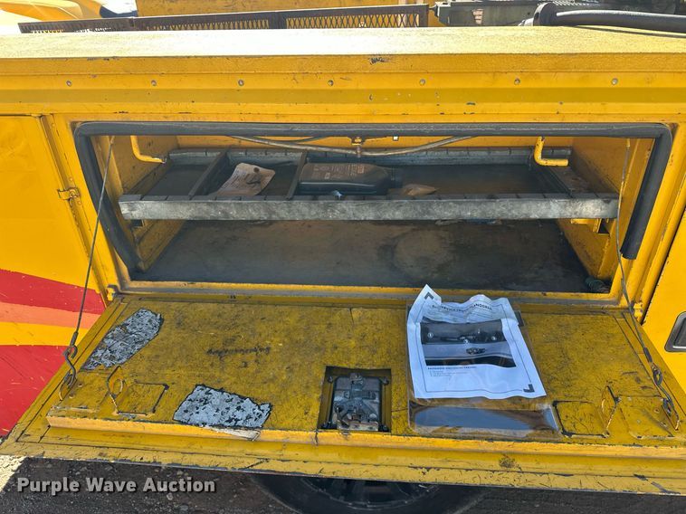 image for item ER4914 2015 Ford F350 Super Duty XL utility bed pickup truck