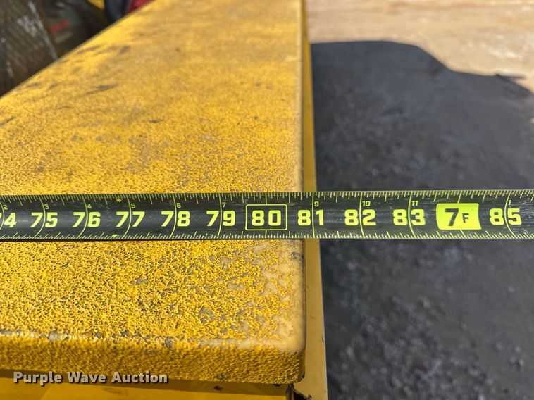 image for item ER4914 2015 Ford F350 Super Duty XL utility bed pickup truck