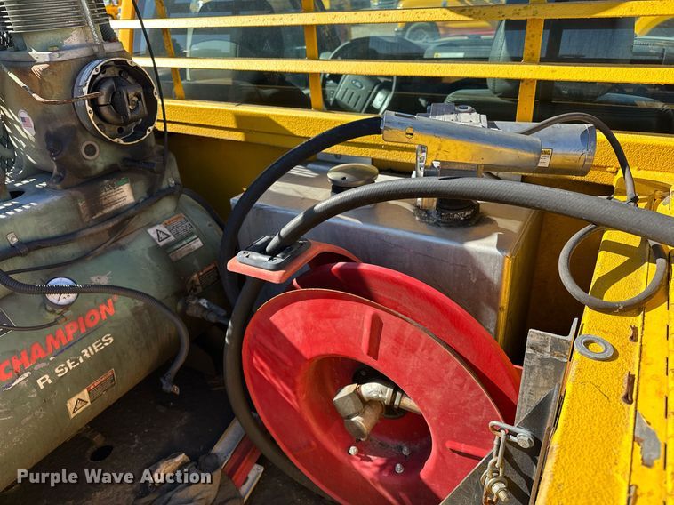 image for item ER4914 2015 Ford F350 Super Duty XL utility bed pickup truck