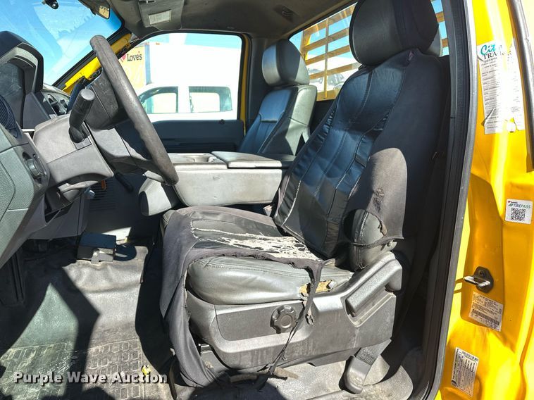 image for item ER4914 2015 Ford F350 Super Duty XL utility bed pickup truck