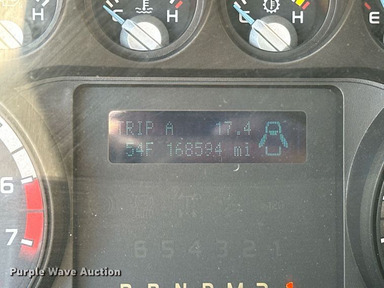 image for item ER4914 2015 Ford F350 Super Duty XL utility bed pickup truck