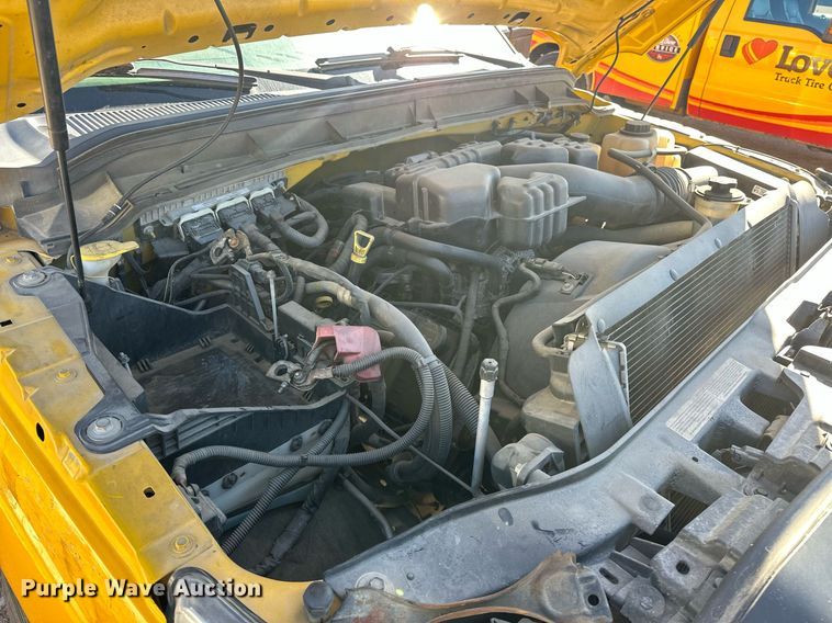 image for item ER4914 2015 Ford F350 Super Duty XL utility bed pickup truck