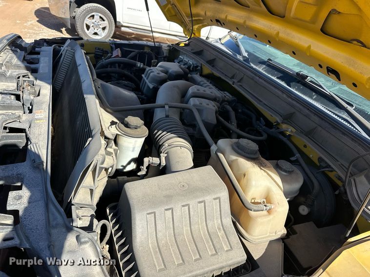 image for item ER4914 2015 Ford F350 Super Duty XL utility bed pickup truck