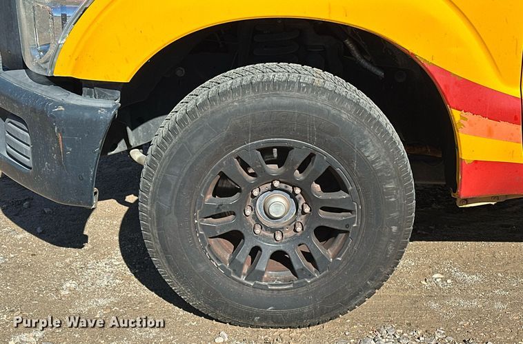 image for item ER4914 2015 Ford F350 Super Duty XL utility bed pickup truck