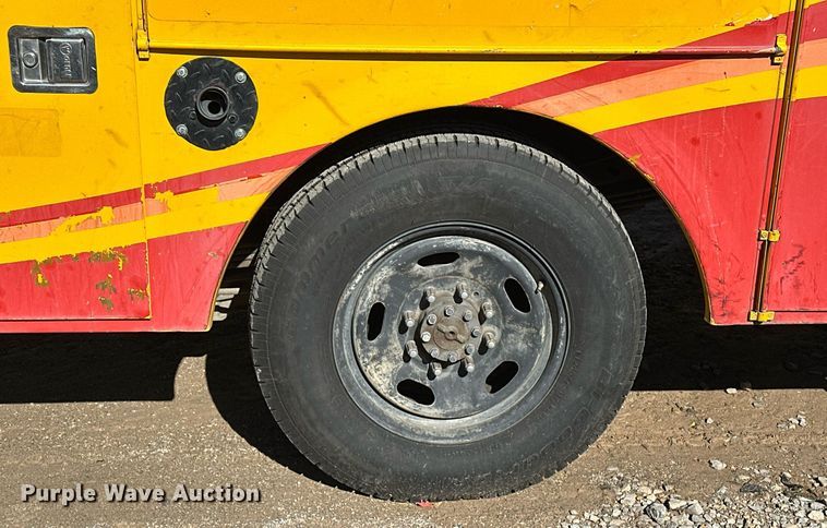 image for item ER4914 2015 Ford F350 Super Duty XL utility bed pickup truck