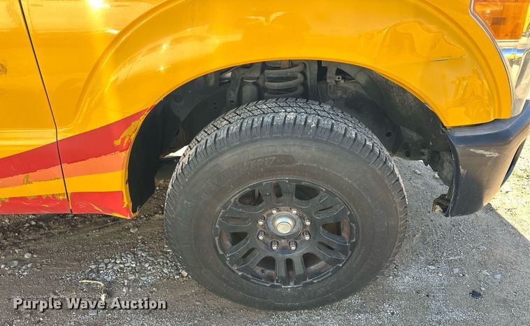 image for item ER4914 2015 Ford F350 Super Duty XL utility bed pickup truck