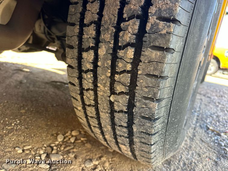 image for item ER4914 2015 Ford F350 Super Duty XL utility bed pickup truck