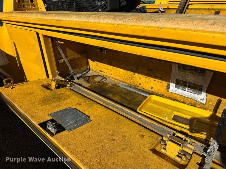 image for item ER4915 2018 Ford F350 Super Duty XL utility bed pickup truck