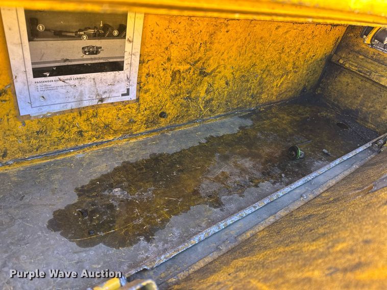 image for item ER4915 2018 Ford F350 Super Duty XL utility bed pickup truck