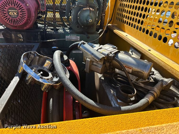 image for item ER4915 2018 Ford F350 Super Duty XL utility bed pickup truck