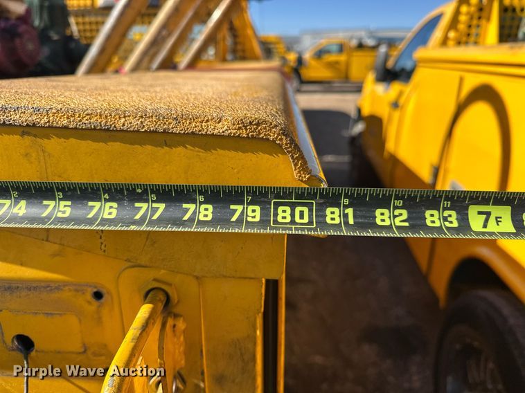 image for item ER4915 2018 Ford F350 Super Duty XL utility bed pickup truck