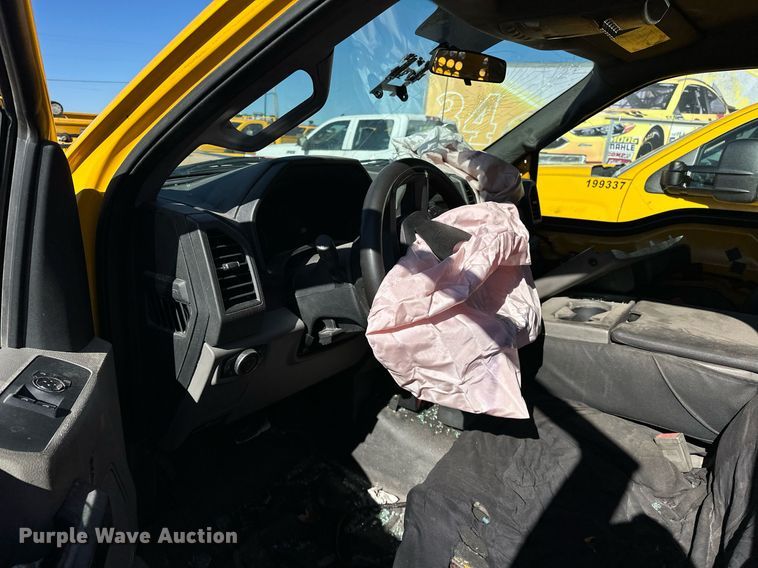 image for item ER4915 2018 Ford F350 Super Duty XL utility bed pickup truck