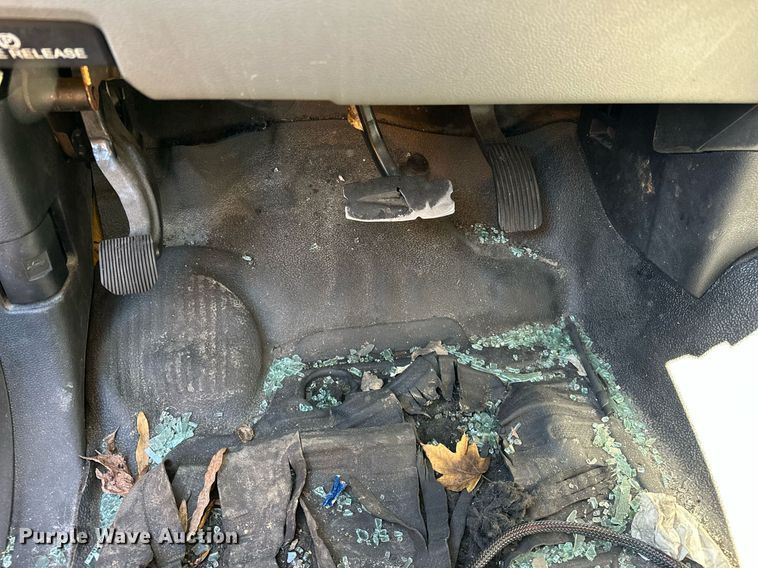 image for item ER4915 2018 Ford F350 Super Duty XL utility bed pickup truck