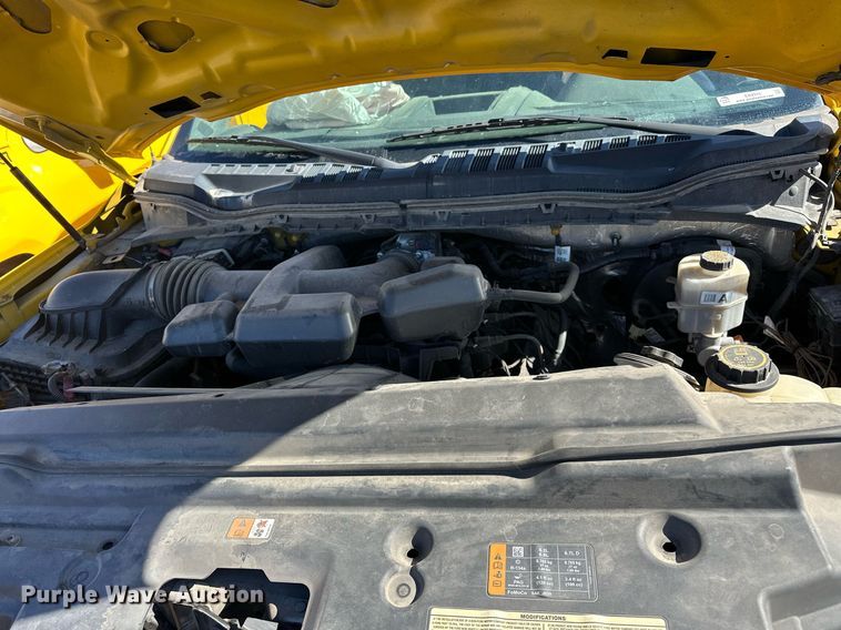 image for item ER4915 2018 Ford F350 Super Duty XL utility bed pickup truck