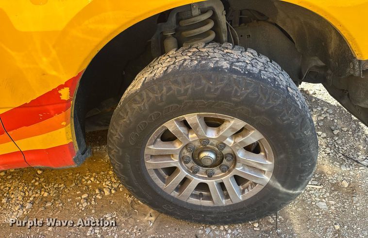 image for item ER4915 2018 Ford F350 Super Duty XL utility bed pickup truck