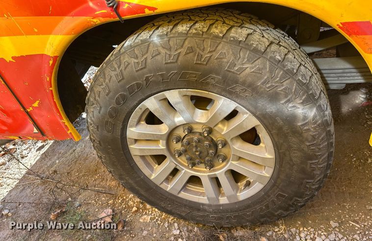 image for item ER4915 2018 Ford F350 Super Duty XL utility bed pickup truck