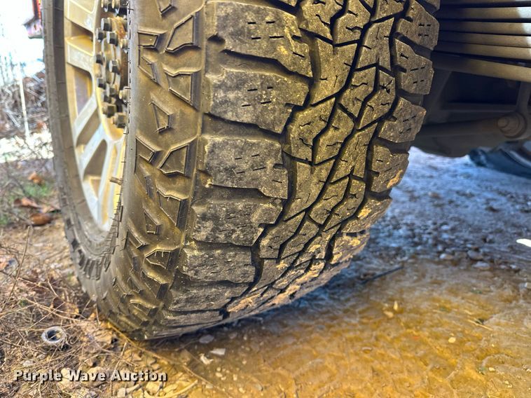 image for item ER4915 2018 Ford F350 Super Duty XL utility bed pickup truck