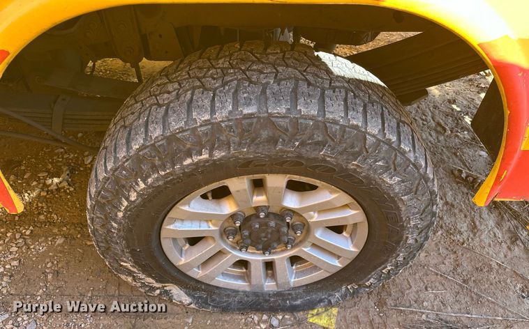 image for item ER4915 2018 Ford F350 Super Duty XL utility bed pickup truck