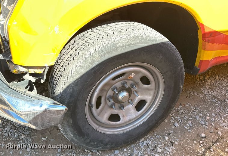 image for item ER4915 2018 Ford F350 Super Duty XL utility bed pickup truck