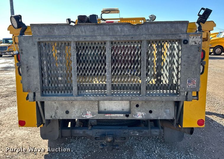 image for item ER4916 2017 Ford F350 Super Duty XL utility bed pickup truck