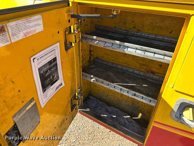 image for item ER4916 2017 Ford F350 Super Duty XL utility bed pickup truck