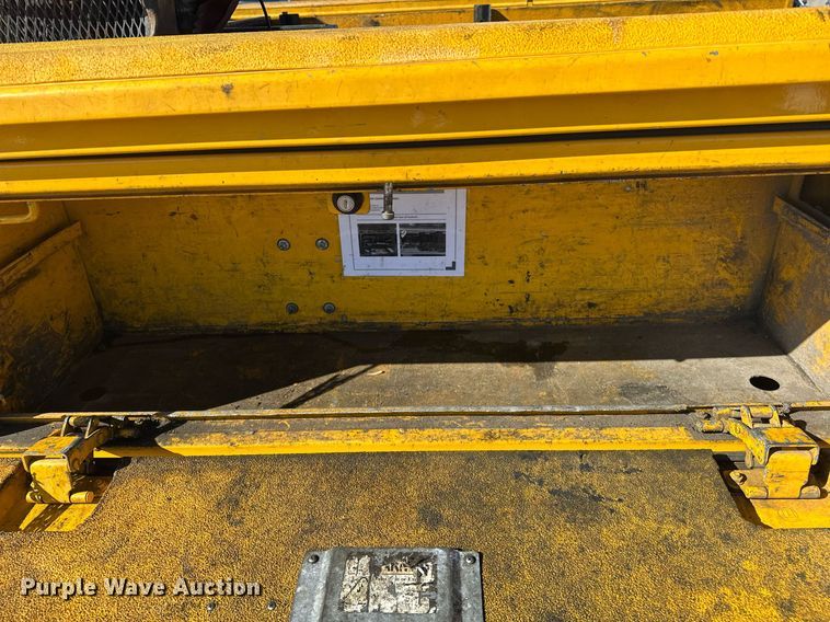 image for item ER4916 2017 Ford F350 Super Duty XL utility bed pickup truck