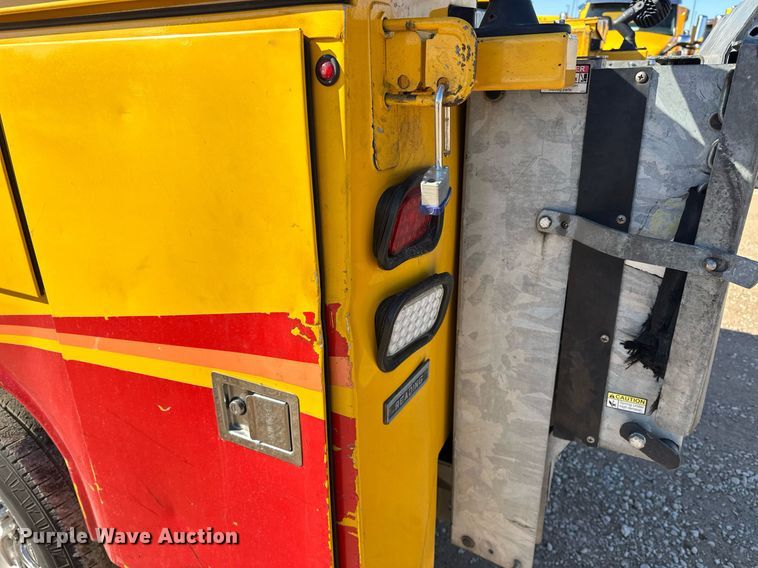 image for item ER4916 2017 Ford F350 Super Duty XL utility bed pickup truck