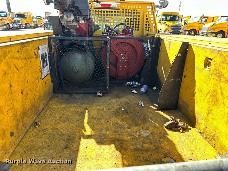 image for item ER4916 2017 Ford F350 Super Duty XL utility bed pickup truck