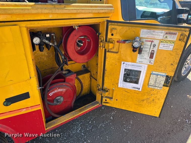 image for item ER4916 2017 Ford F350 Super Duty XL utility bed pickup truck