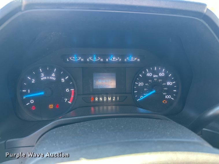 image for item ER4916 2017 Ford F350 Super Duty XL utility bed pickup truck