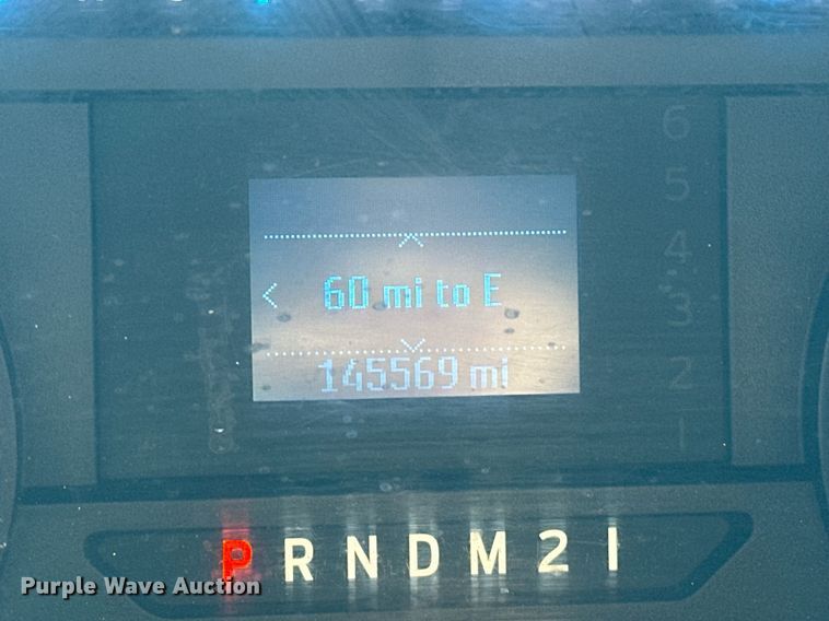 image for item ER4916 2017 Ford F350 Super Duty XL utility bed pickup truck