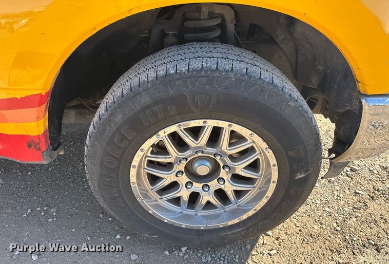 image for item ER4916 2017 Ford F350 Super Duty XL utility bed pickup truck