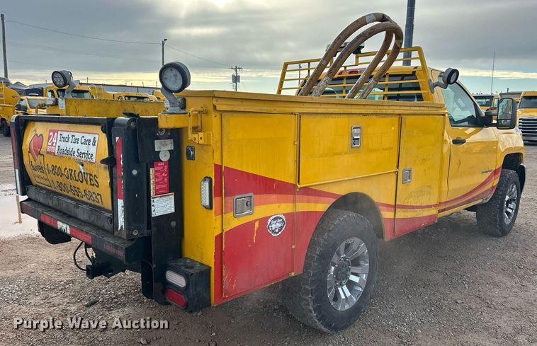 image for item ER4917 2016 Chevrolet Silverado 3500HD utility bed pickup truck