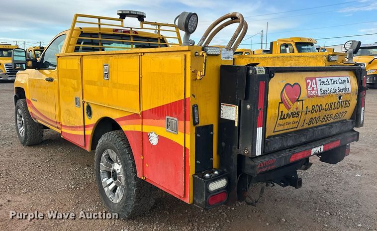 image for item ER4917 2016 Chevrolet Silverado 3500HD utility bed pickup truck