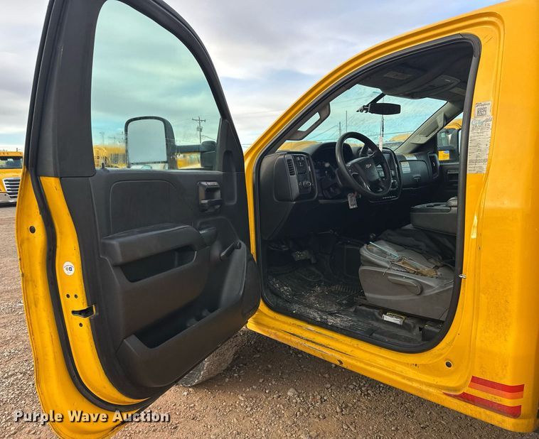 image for item ER4917 2016 Chevrolet Silverado 3500HD utility bed pickup truck