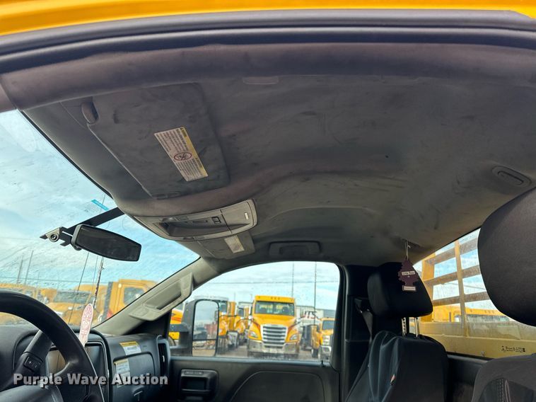 image for item ER4917 2016 Chevrolet Silverado 3500HD utility bed pickup truck